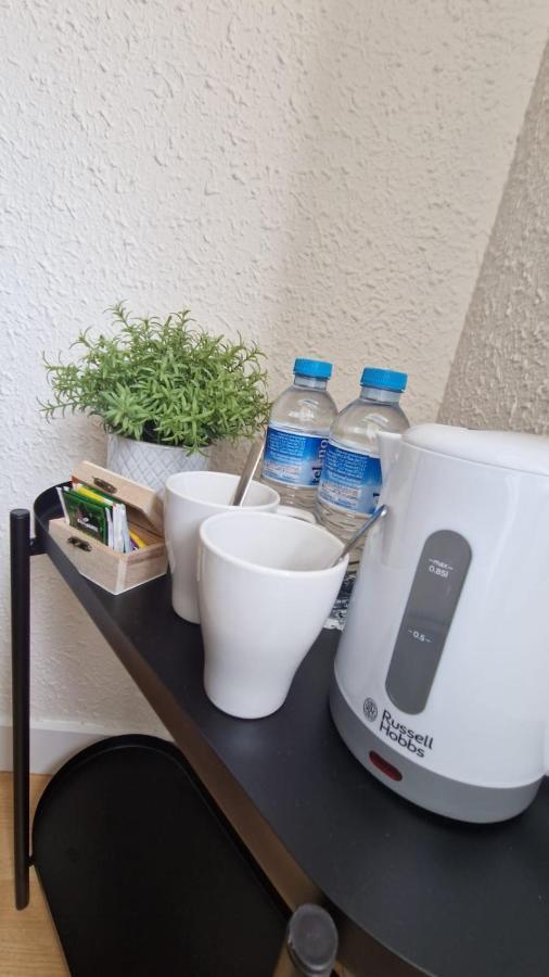 Barcelona Pr Guesthouse El Prat de Llobregat Habitación foto
